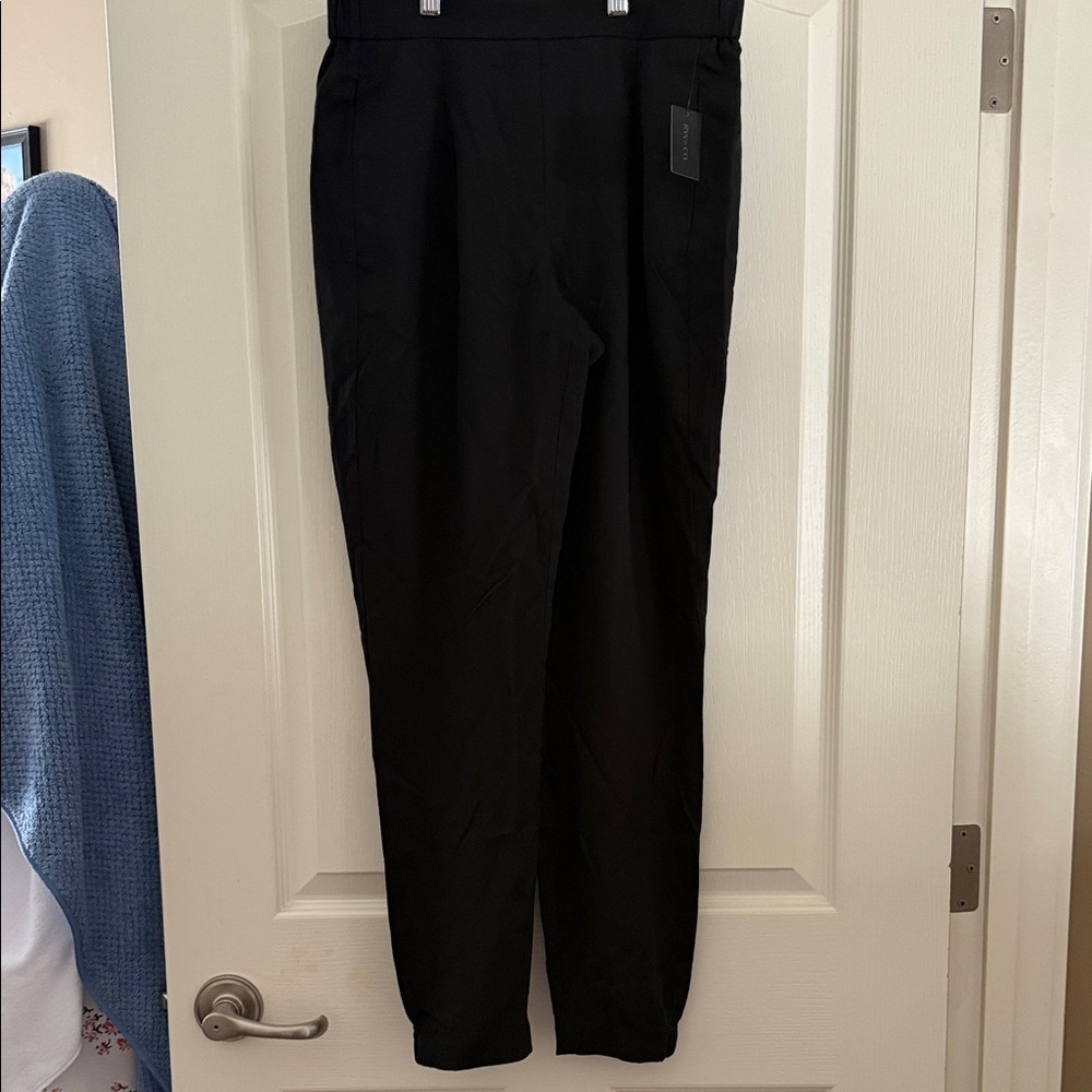 RW&CO. Women's Black Joggers. 100% Lyocell